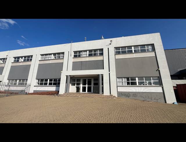 2,169M² WAREHOUSE TO LET IN SPARTAN